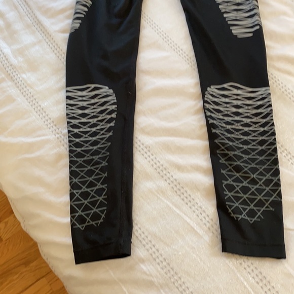 💰 3/$25 BUNDLE 💰 Nike Athletic Leggings - Picture 8 of 8
